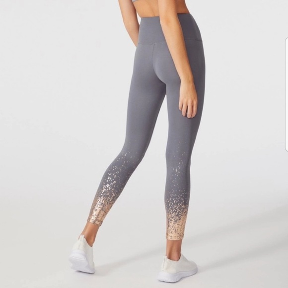 🛑SOLD Marika Gray High Rise Leggings Gold Foil Ombré Hem - Picture 3 of 11